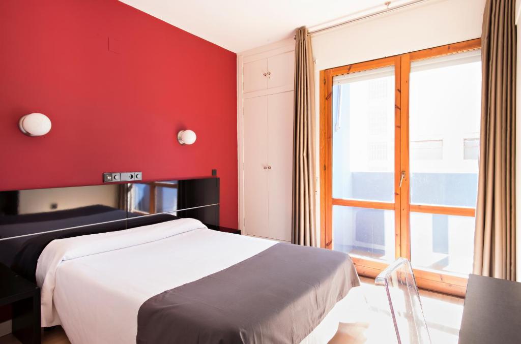 Hospedium Hostal Un Punto Chic Huesca Esterno foto
